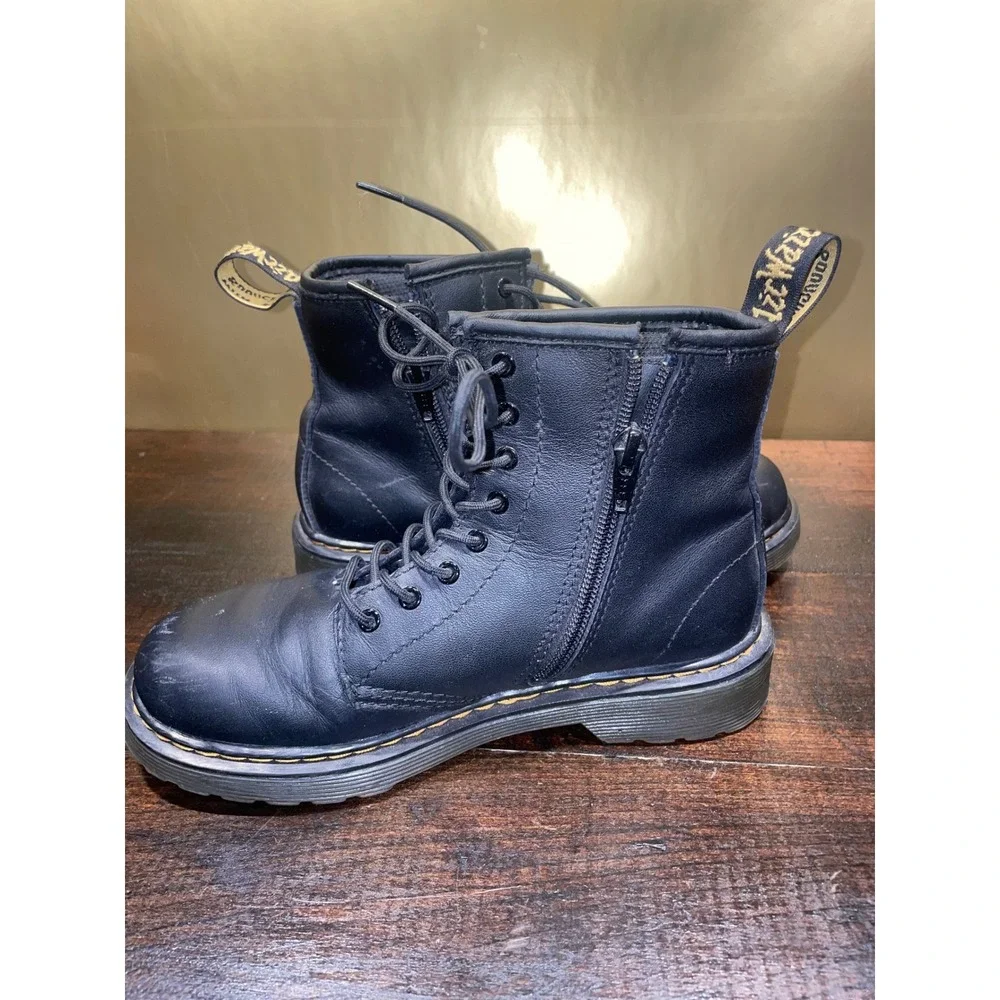 Dr. Martens 1460 Black Leather Lace Up Combat Boots Sz 3‎ Youth